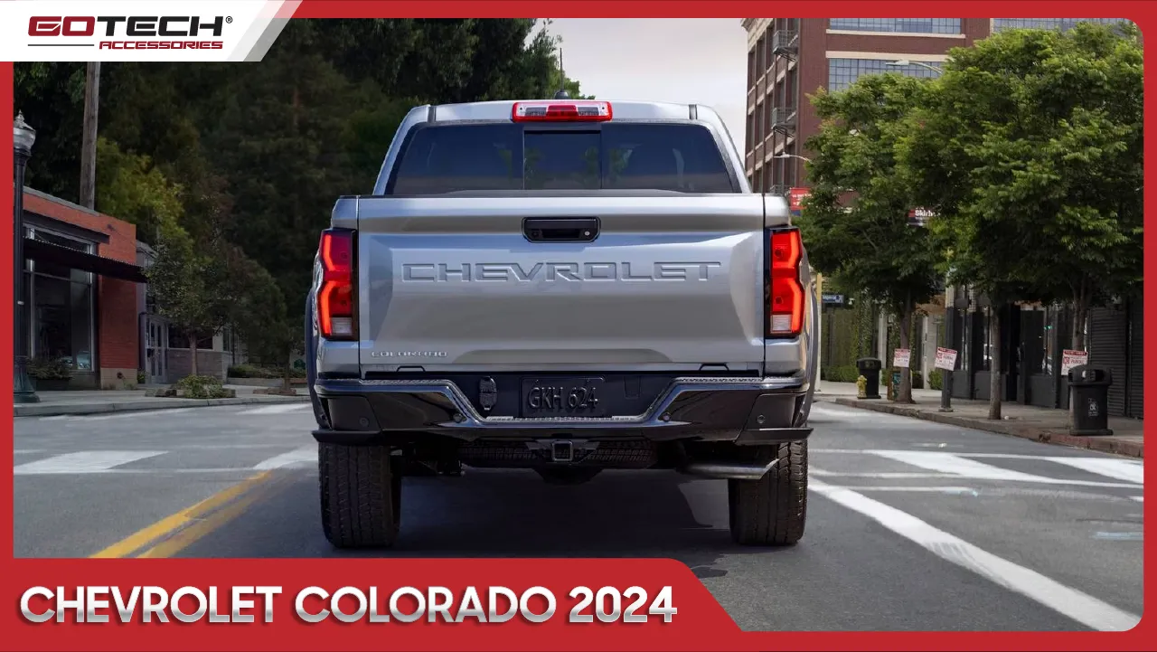 Xe bán tải Chevrolet Colorado 2024 đuôi xe vuông vức và thùng hàng lớn