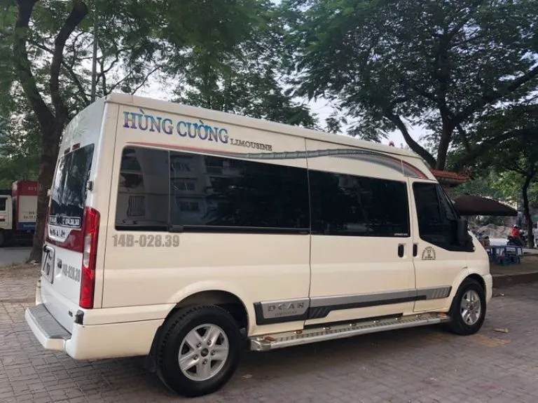 Hùng Cường Limousine với dòng xe 19 chỗ
