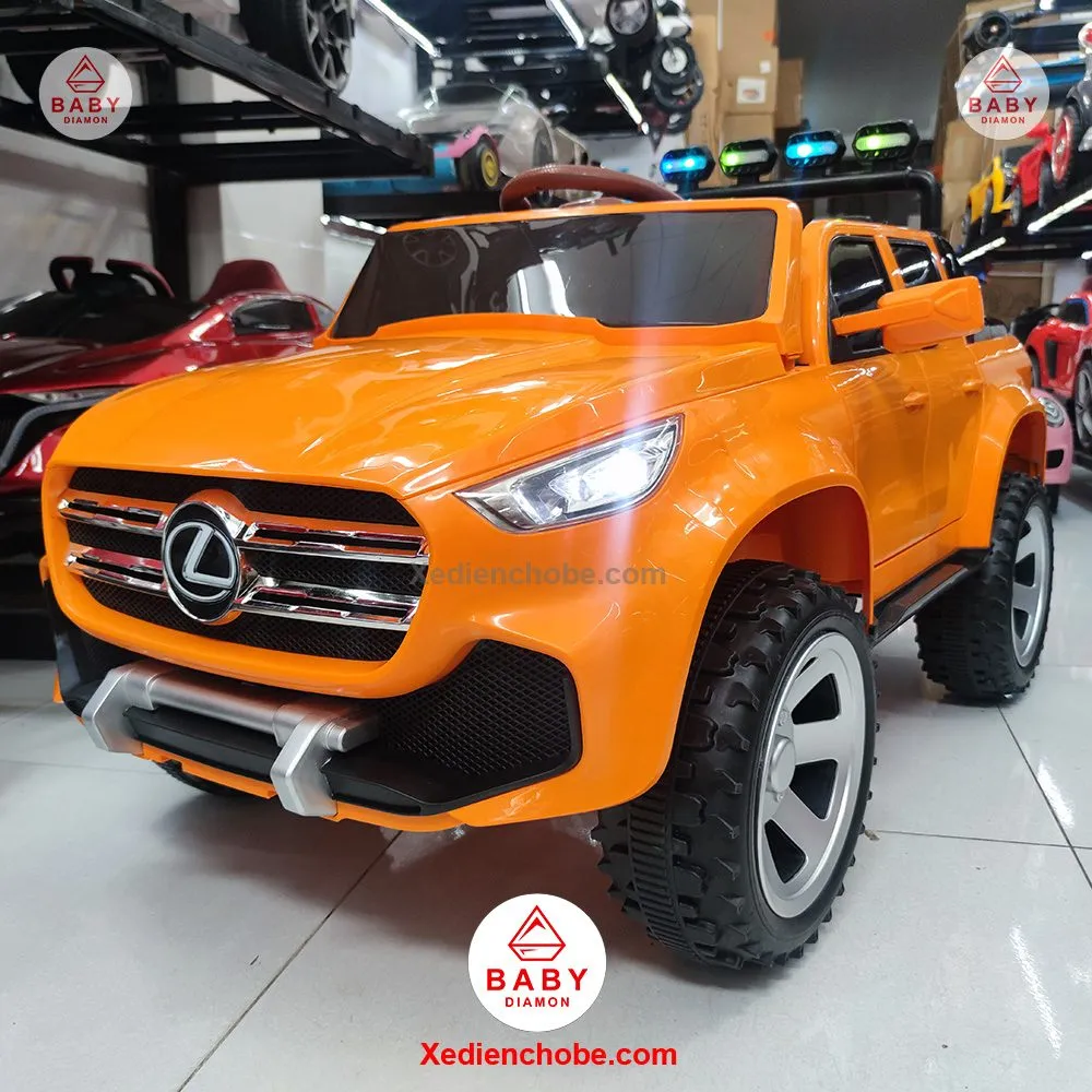 Thiết kế đầu xe bán tải Mercedes ABM-3388 màu cam với đèn LED nổi bật