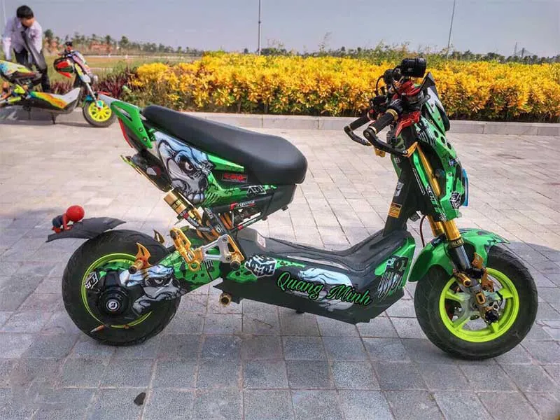 Nhiều bạn trẻ chọn cách tự độ tại nhà để tiết kiệm chi phí và thỏa mãn đam mê