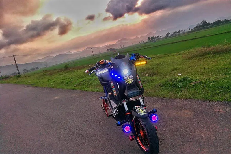 Xe điện Xmen bản độ trắng ngọc trai tinh tế và sang trọng