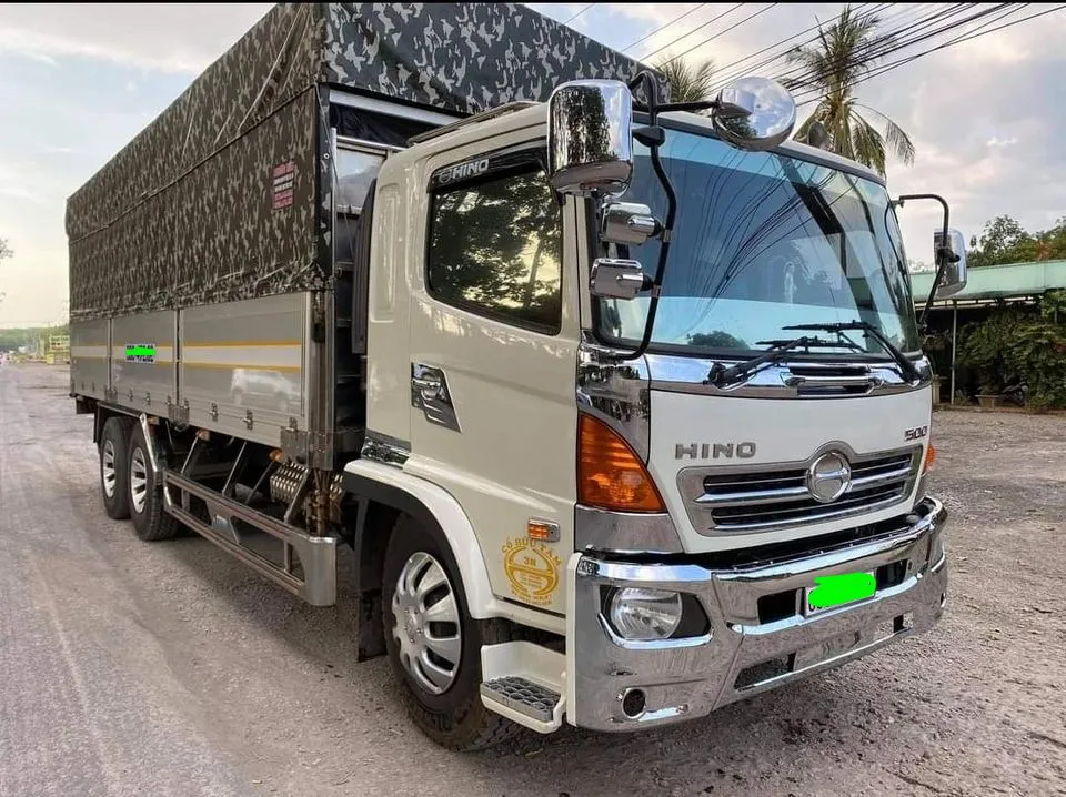 Xe tải Hino 3 chân 15 tấn cũ thùng dài 7m7 và 9m5