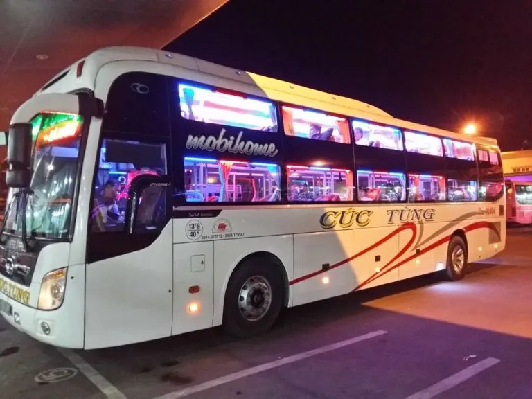 Xe khách Cúc Tùng