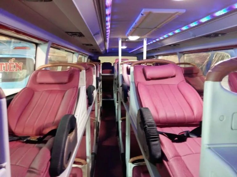 Giường nằm Anh Quân được bọc đệm dày, êm ái cho giấc ngủ ngon