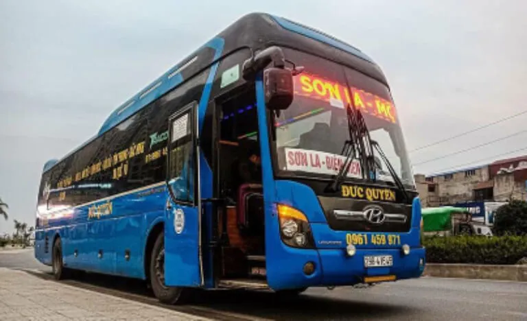 Hạng xe giường nằm VIP của nhà xe Đức Quyến sở hữu diện tích khoang nằm rộng rãi