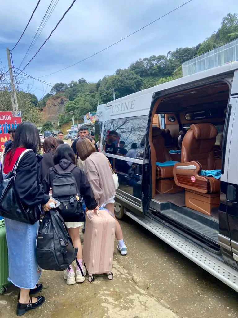 xe khách đi Tà Xùa