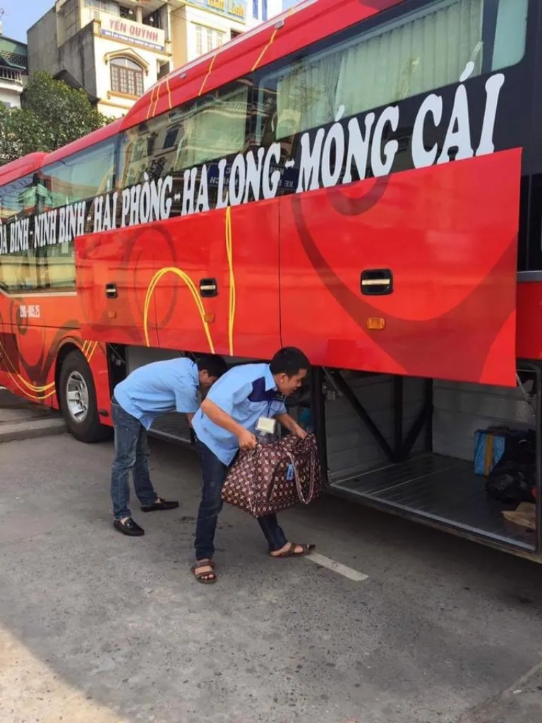 Xe Sơn Huy nhận chuyển hàng