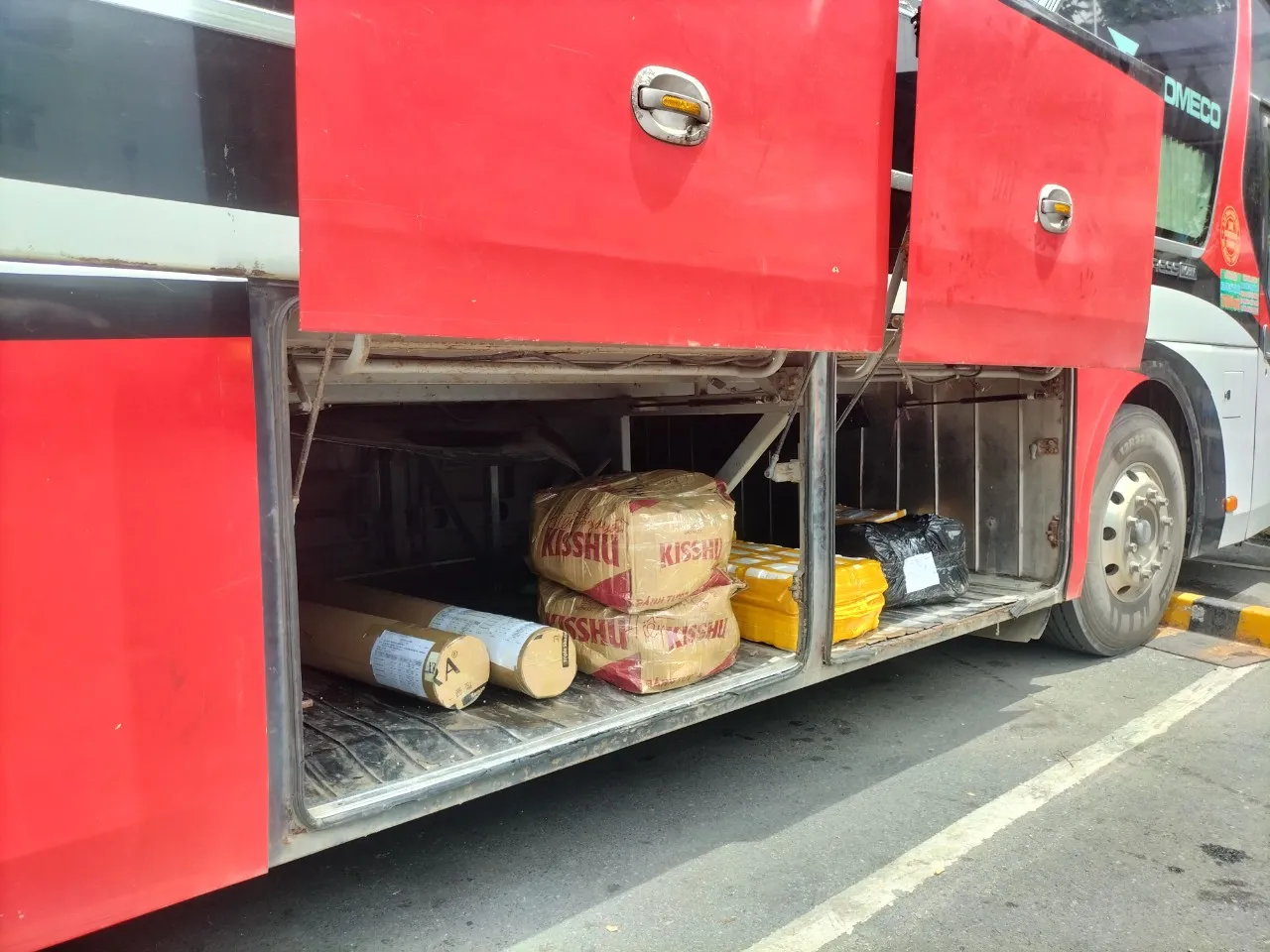 Hầm chứa hàng rộng rãi