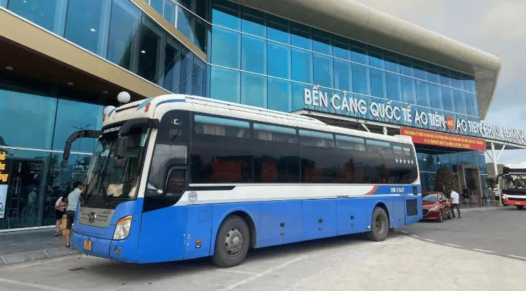 Nhà xe Quyết Tiến