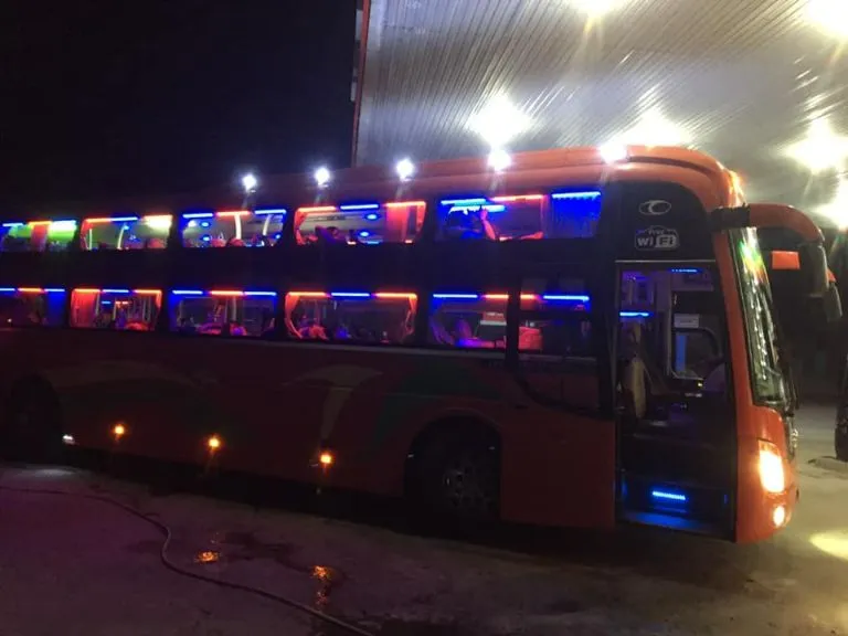 Nhà xe Hoàng Giang