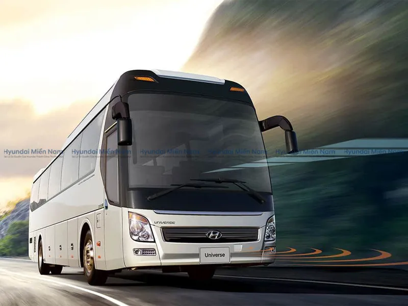 Xe Khách Hyundai Universe 45 Chỗ (3)