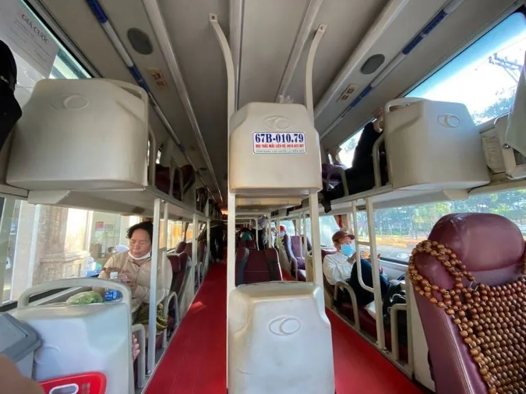 Nội thất xe Duy Cường đơn giản nhưng đầy đủ tiện nghi