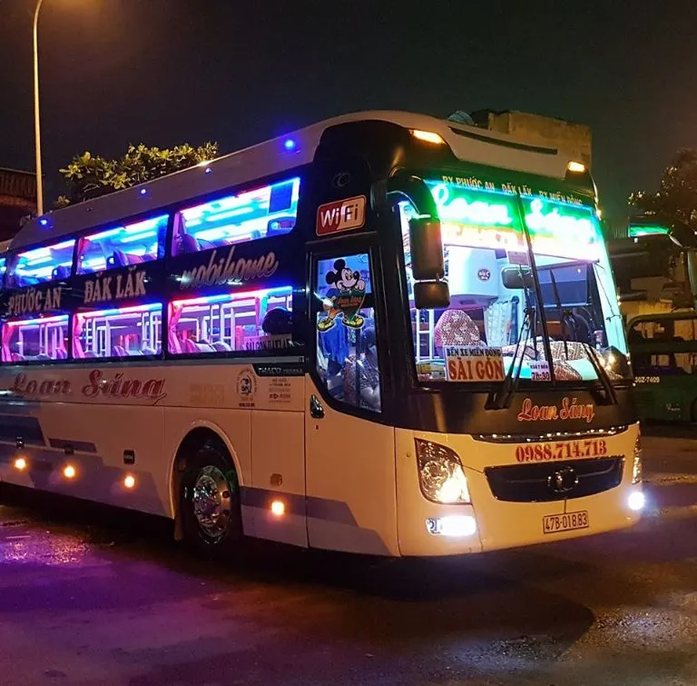 Nhà xe Hòa Tiến uy tín chất lượng