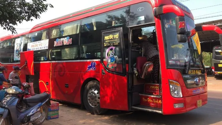 Nhà xe Đức Luận