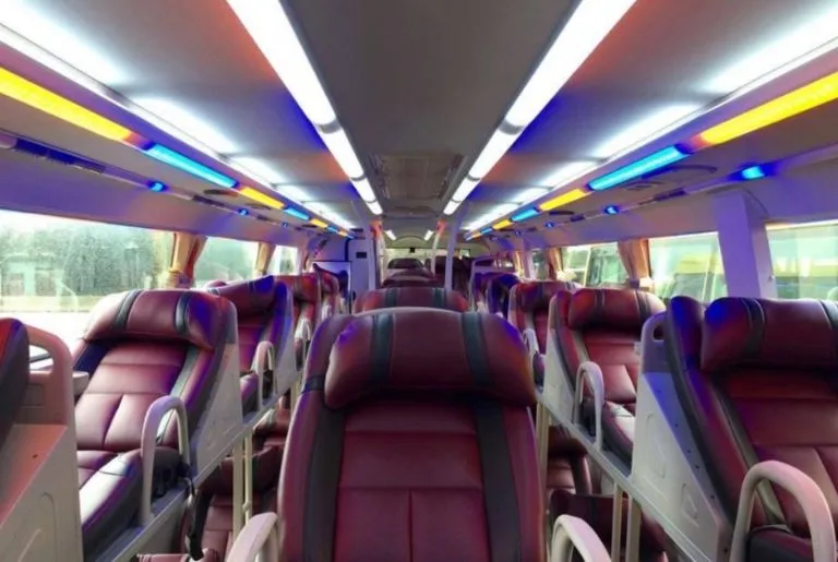 Nội thất xe được thiết kế thoáng mát, sạch sẽ