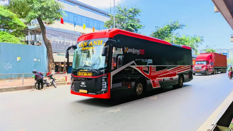 Xe limousine Vân Anh trang bị hiện đại