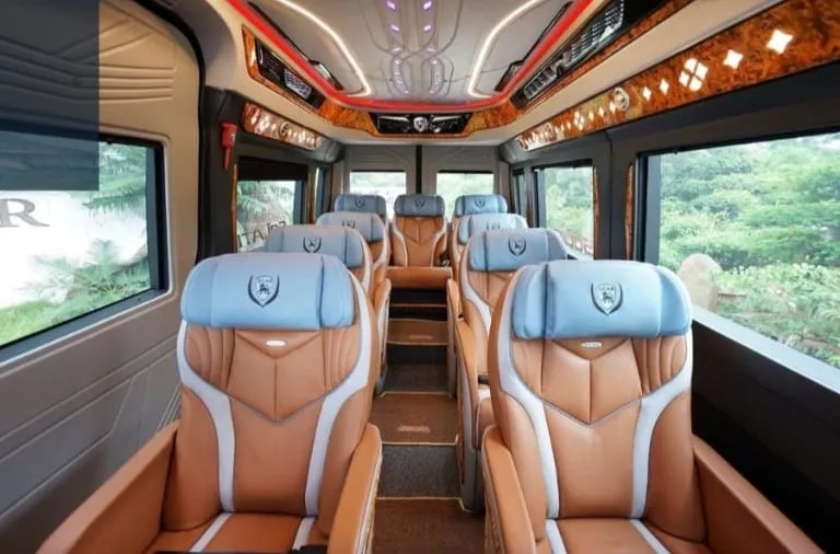 Toàn bộ hệ thống xe được trang bị nội thất cao cấp với ghế ngồi bọc da