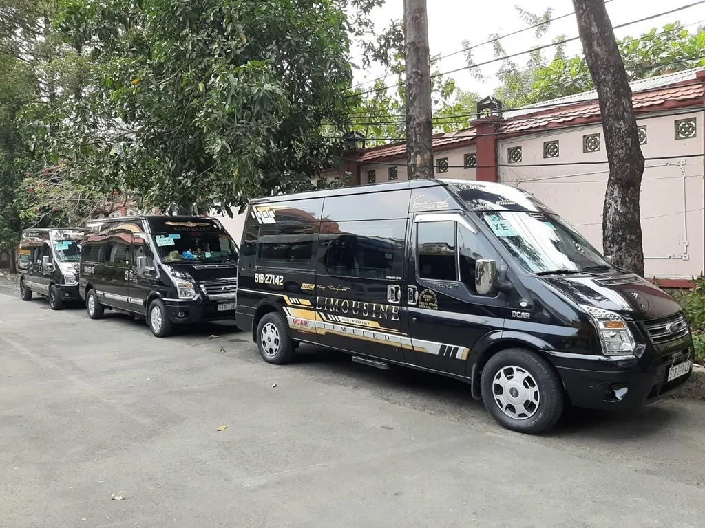 Xe limousine Hà Nội Hải Hậu Nam Định Long Giang