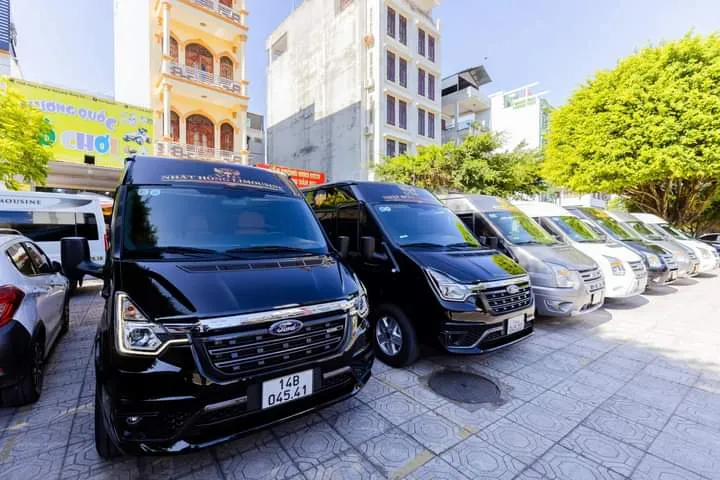 Xe limousine Hà Nội Ninh Giang với nội thất sang trọng, ghế da cao cấp