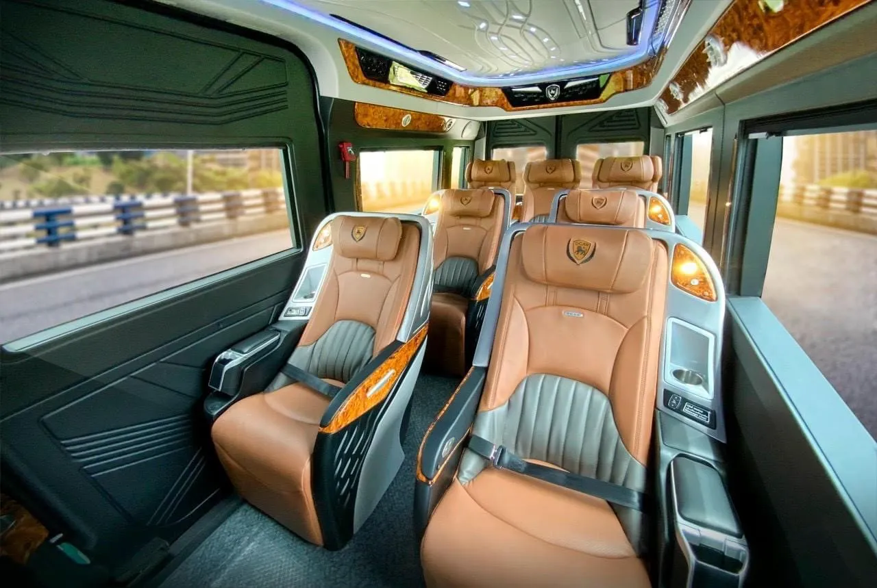 Xe chạy nhà Mạnh Hiếu Limousine có đầy đủ tiện ích, thiết bị công nghệ hiện đại