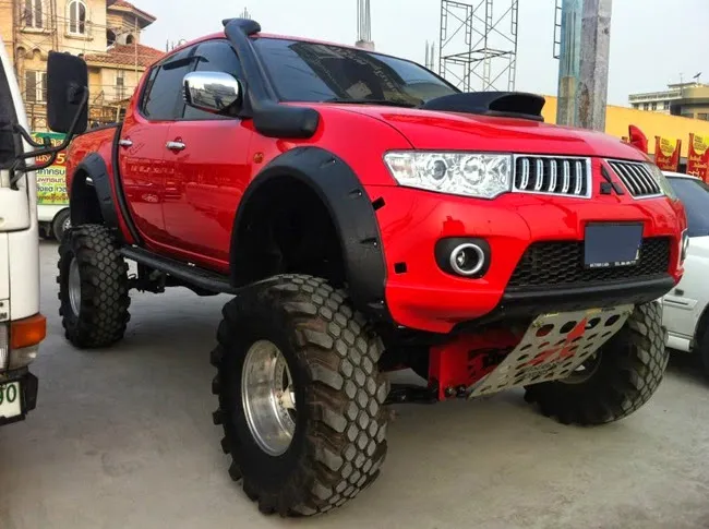 Góc nghiêng xe bán tải triton 2016 thể hiện thiết kế J-Line độc đáo