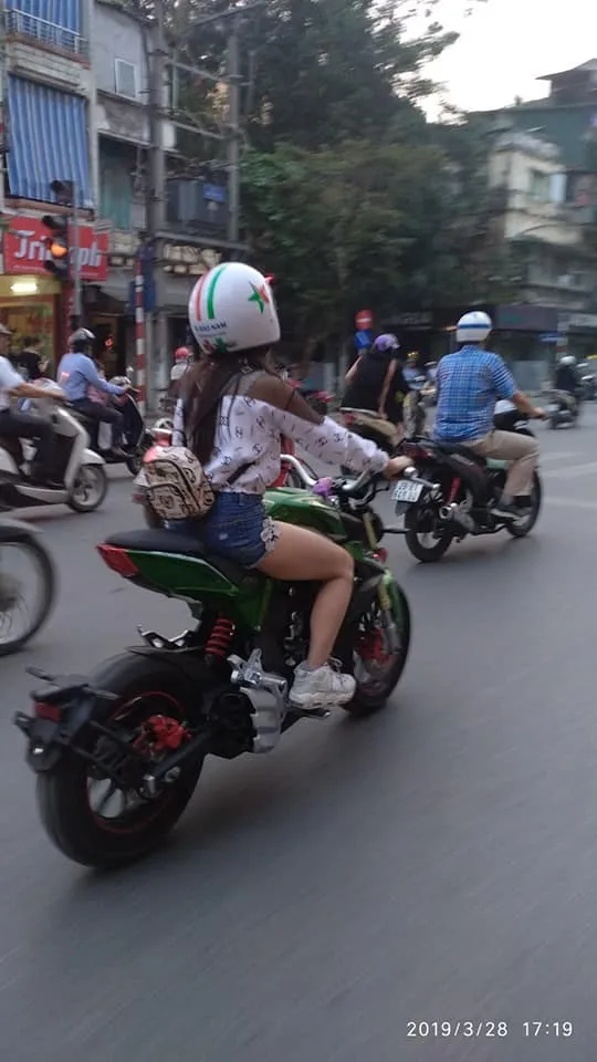 Vẻ đẹp thể thao của xe MV Agusta U1 Mini 110cc