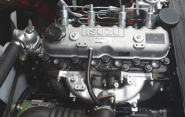 Động cơ Isuzu C240 lắp trên xe nâng HELI