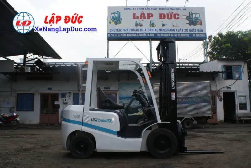 Xe nÃ¢ng 2.5 táº¥n mÃ¡y dáº§u hiá»‡u UNICARRRIERS