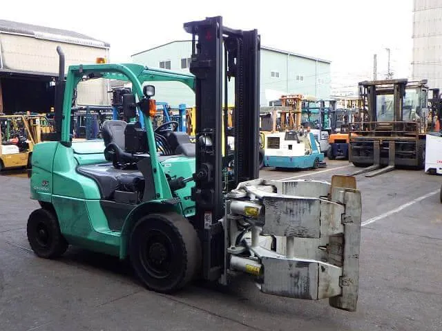 xe nÃ¢ng hÃ ng misubishi káº¹p giáº¥y