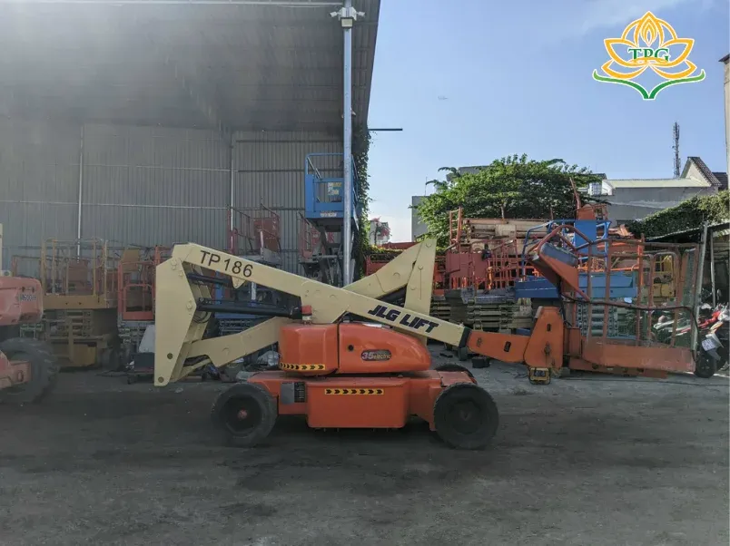 Xe nâng người boom lift điện