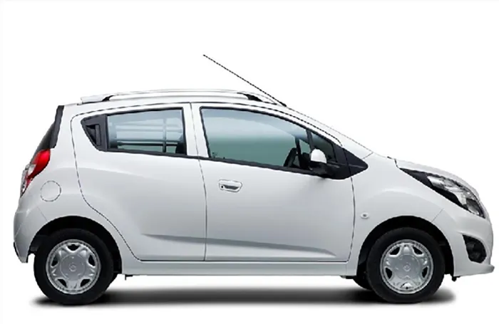 Phiên bản Chevrolet Spark Duo màu bạc là lựa chọn ô tô 2 chỗ ngồi giá rẻ