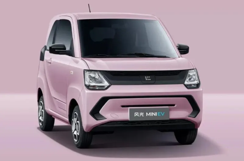 Mẫu xe ô tô điện 2 chỗ Wuling HongGuang MiniEV màu trắng