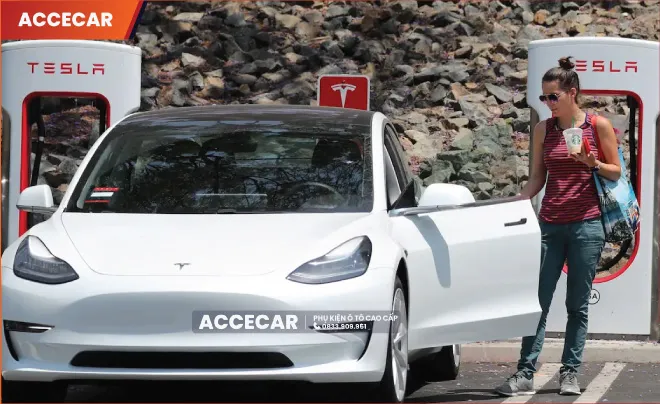 Xe ô tô điện Tesla với công nghệ hiện đại và thiết kế năng động