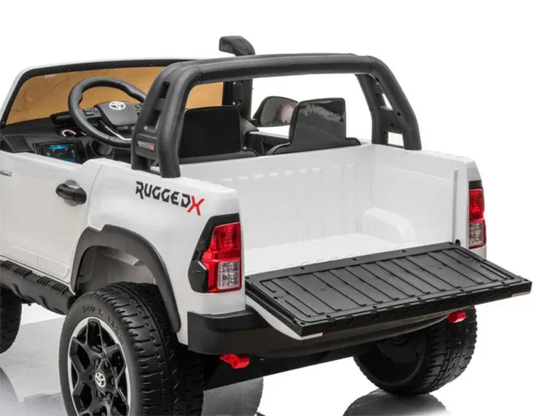 Cốp xe rộng rãi của xe ô tô trẻ em tự lái Lexus DK-LX570 cho bé tha hồ đựng đồ chơi và vật dụng cá nhân