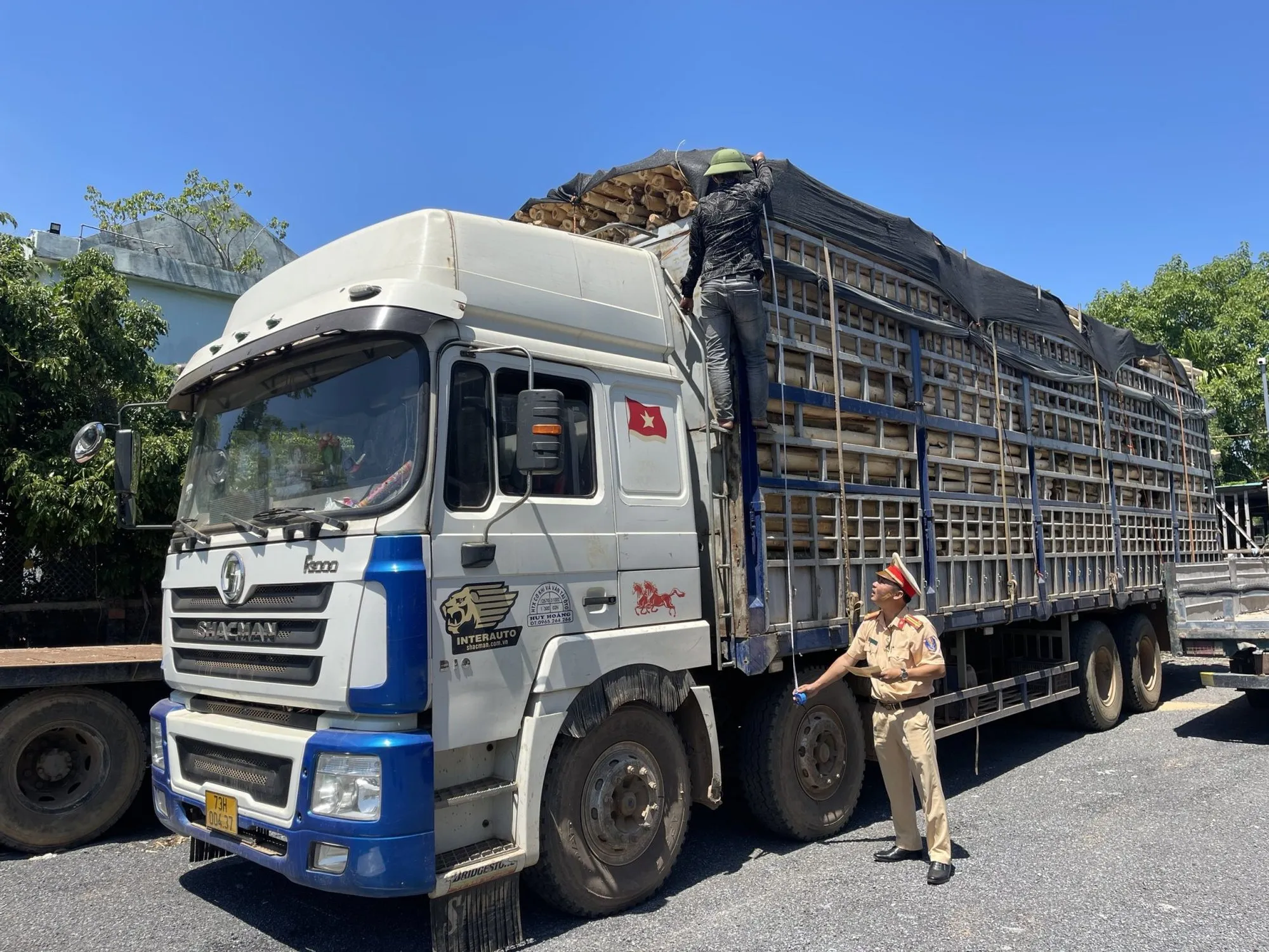 Cần xác định khối lượng quá tải so với trọng tải của xe