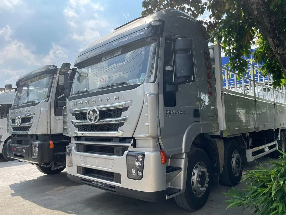 Xe tải 30 tấn container 40 feet