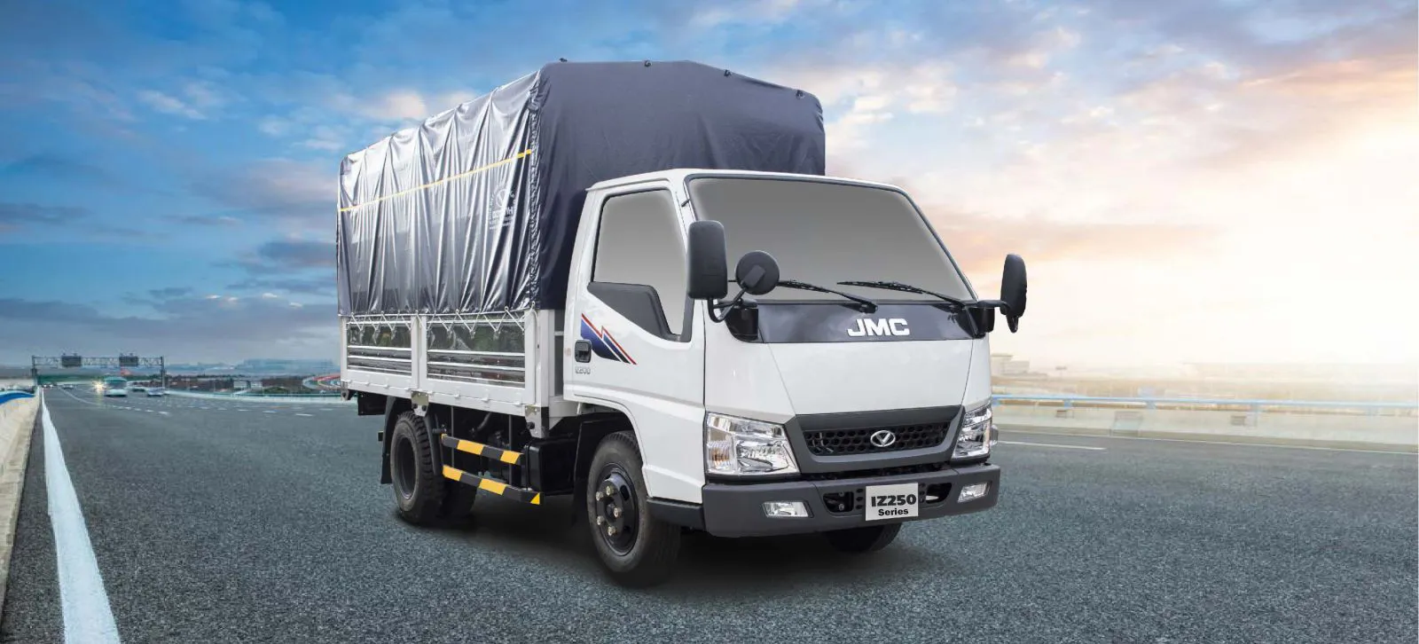 Xe tải DOTHANH IZ250 vận hành trong thành phố