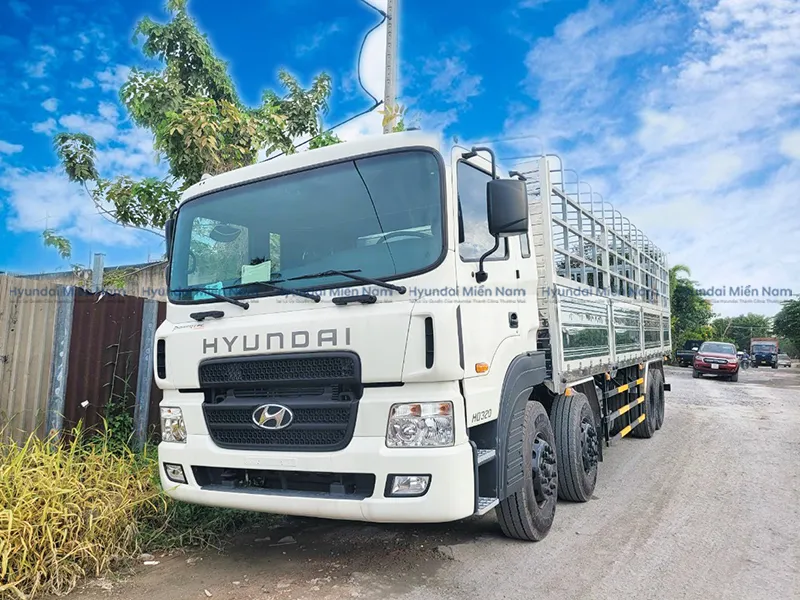 Xe Tải 4 Chân Hyundai HD320 Thùng Mui Bạt 19 Tấn Thùng Dài 12m2
