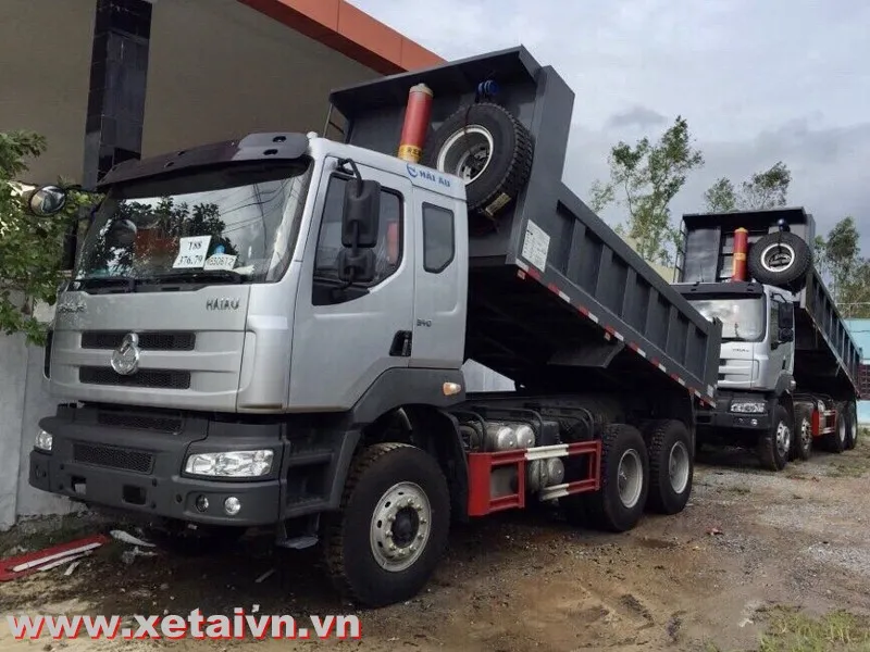 Xe ben 3 chân Chenglong được phân phối bởi Hải Âu