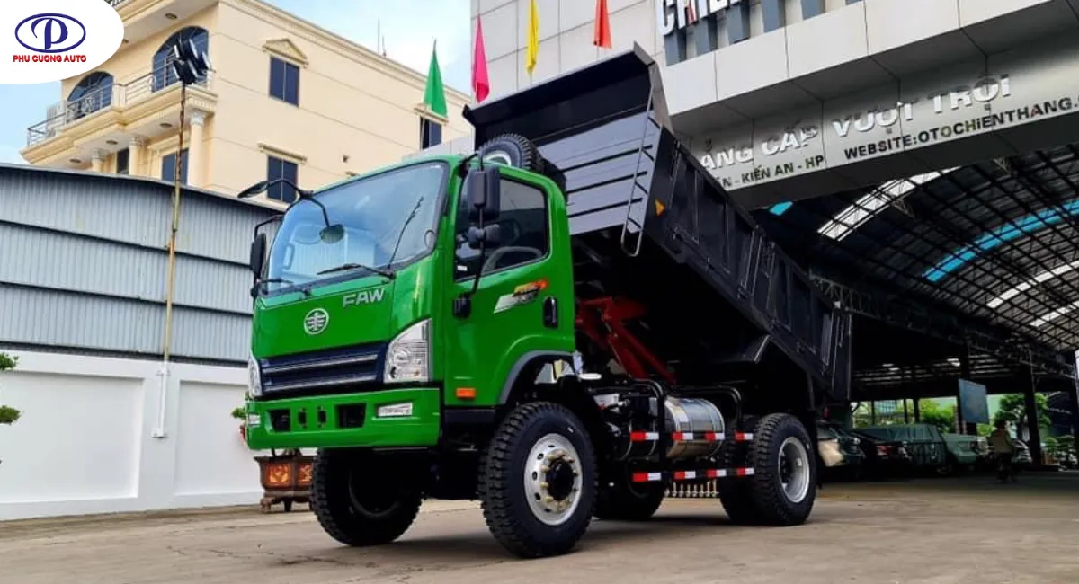 Xe tải ben Faw 7.7T là xe tự đổ hạng nặng với thiết kế mạnh mẽ và bền bỉ