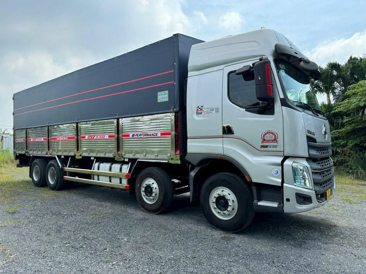 xe-tai-chenglong-4-chan-doi-2023