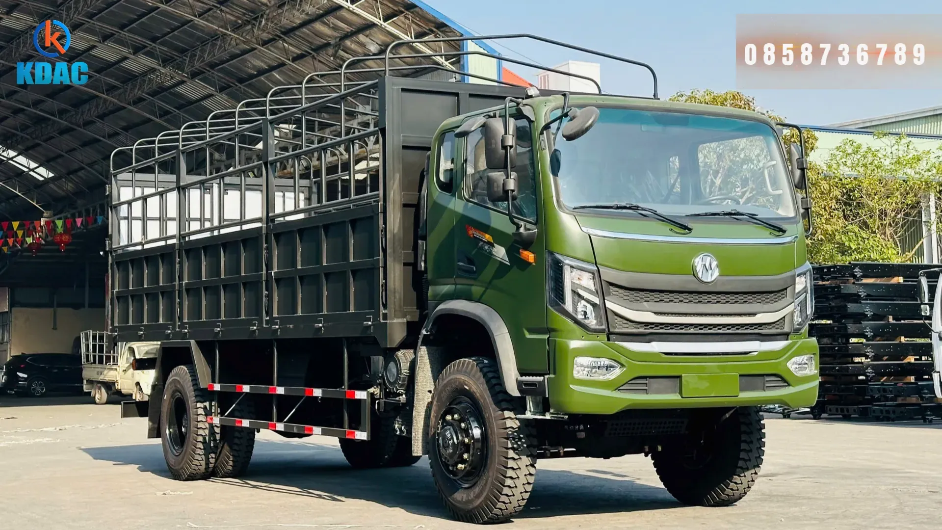 Xe tải Chiến Thắng 9 tấn 2 cầu thùng mui bạt tổng thể với thiết kế mạnh mẽ, tiết kiệm nhiên liệu