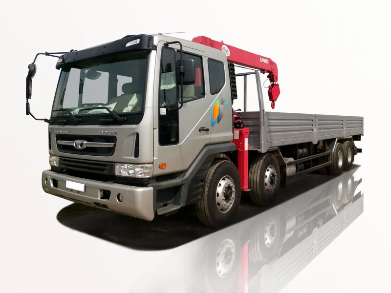Xe tải Daewoo 16 tấn 4 chân gắn cẩu Unic 5 tấn 4 khúc