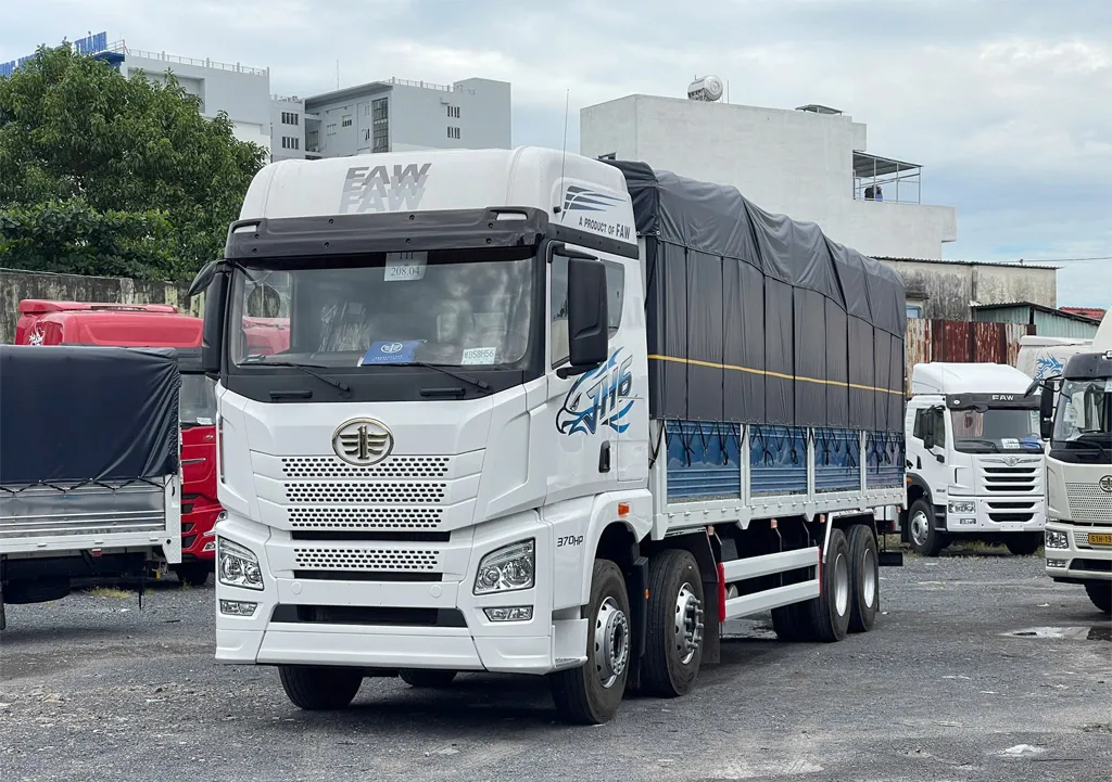 Xe tải FAW 4 chân JH6 370HP nhập khẩu nguyên chiếc