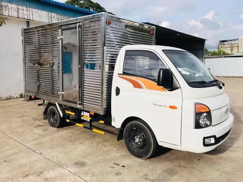 Xe tải Hyundai H150 thùng kín