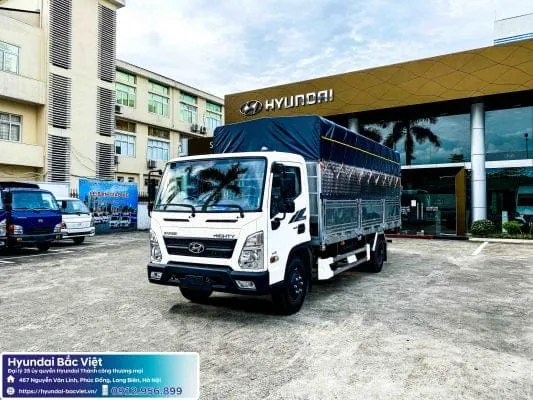 Hình ảnh minh họa về cấu trúc đà và sàn thùng của xe tải Hyundai EX8 mui bạt