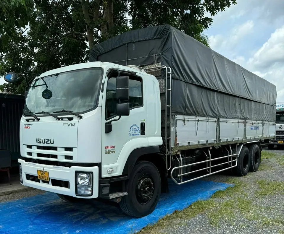 Xe tải Isuzu 3 chân 15 tấn cũ