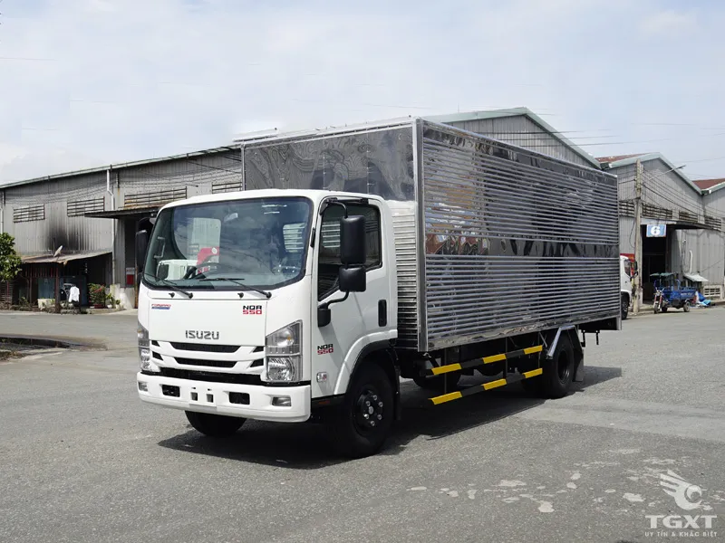 xe-tai-Isuzu-5T5-thung-kin-NQR75ME4-h2