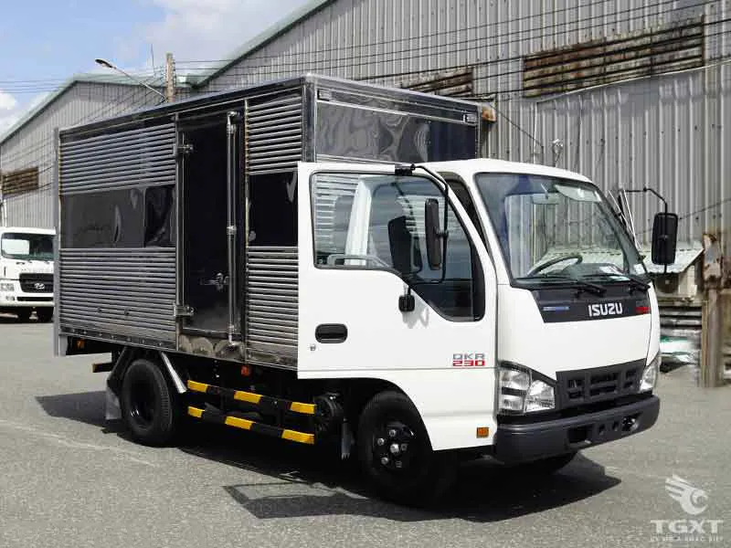 Xe Tải Isuzu QKR77FE4 1 Tấn Thùng Kín