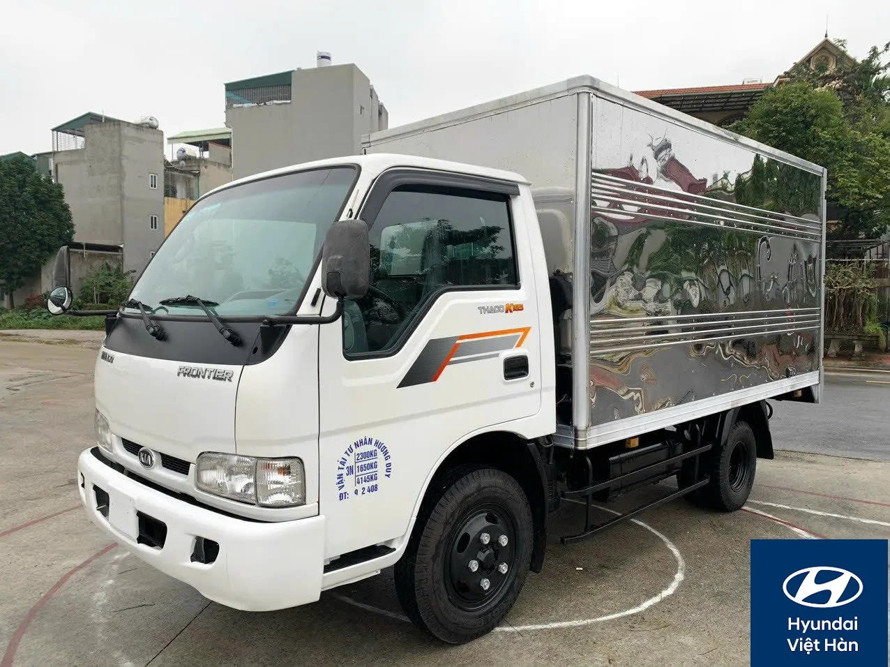 Kiểm tra xe tải cũ nguyên bản để đảm bảo hiệu suất vận hành lâu dài